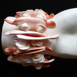 Women's Pink shell stretchy bracelet